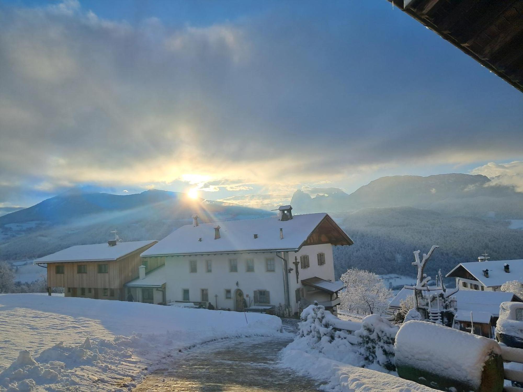 Schweiggerhof -Agriturismo- Farm Holidays Villandro Dış mekan fotoğraf